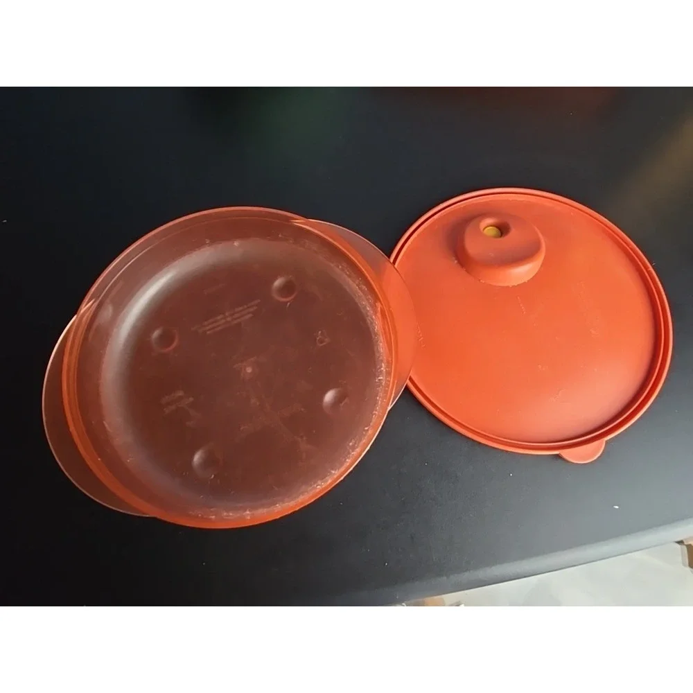 Tupperware 4152B-3 3703A-1 816-14 Vent and Serve Microwavable With Lids‎